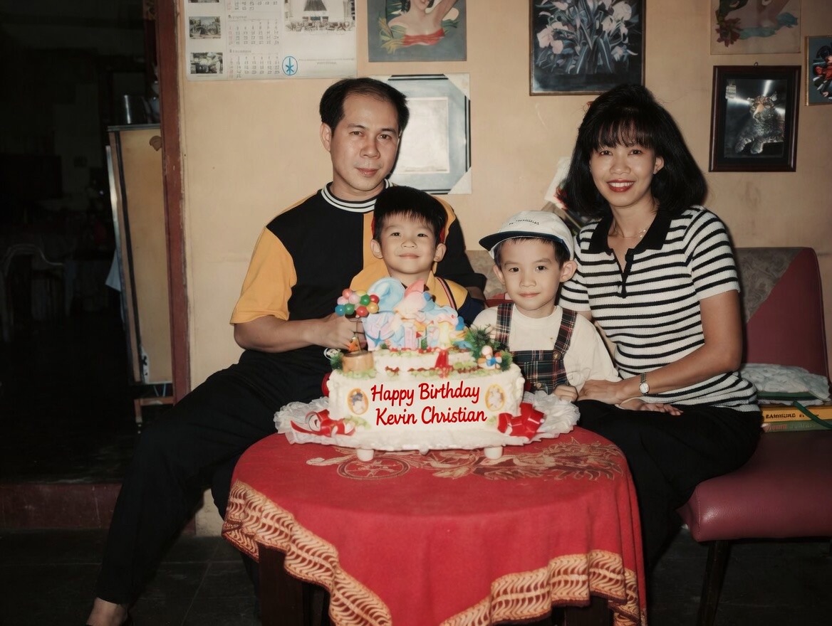 Esther tersenyum &mdash; doa pagi yang memeluk dapur